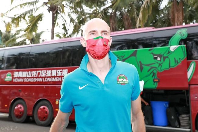 每一次凝视，都代表着一代代中国电影人矢志不渝地接力奋进。