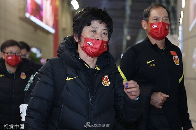 《扬名立万》连续4天上涨 《梅艳芳》稳居亚军 2021-11-15 11月14日，全国院线总票房1.03亿。