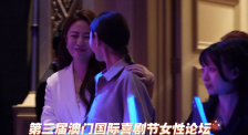 预告中，月冈夏（目黑莲 饰）带着女儿海（泉谷星奈 饰）漫步在海边，海突然跑向了前方的母亲南云水季（古川琴音饰），看着玩闹的母女，夏情不自禁想拍下这温馨的一幕，却如梦初醒般的意识到这一切只是幻想。